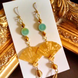 💥HERE YOU ARE AND YOU'RE A FAN - Vintage Miniature Brass Fan Hook Earrings